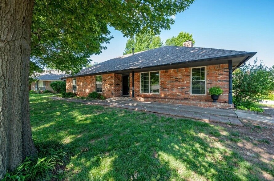 Primary Photo - 3405 Still Moon Cir