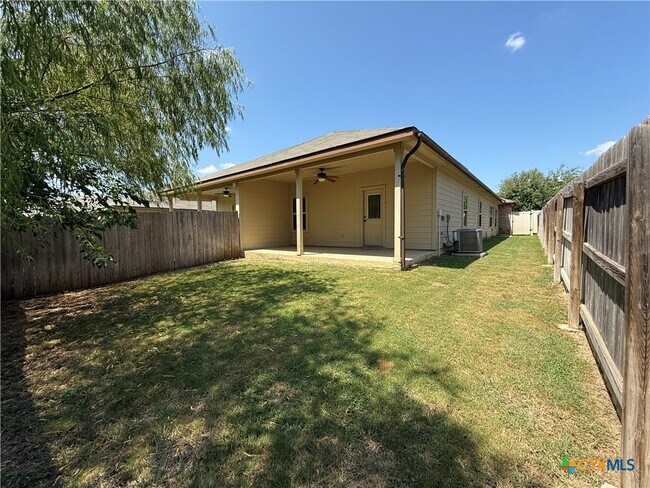 Building Photo - 424 Jack Rabbit Ln