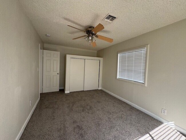 Building Photo - 4BR plus Bonus Room, 4 BA incls  Fully Furnished Casita, Garage, Colorado River!!