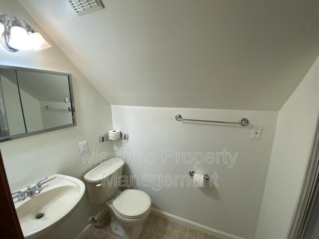 Building Photo - 549 Harrison Cir