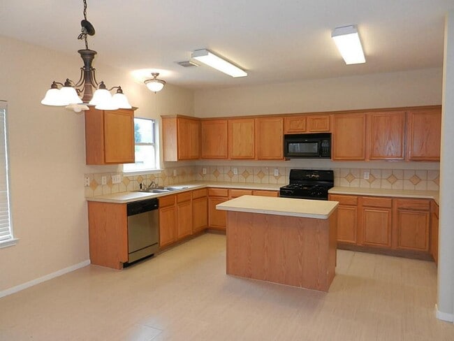 Building Photo - 25307 Sierra Woods Ln