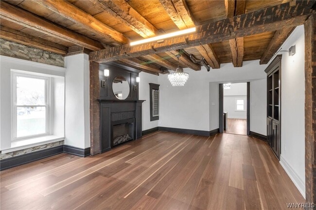 Building Photo - 9060 Main St