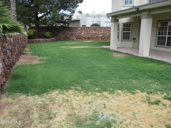 Building Photo - 2030 Paseo Del Prado Dr