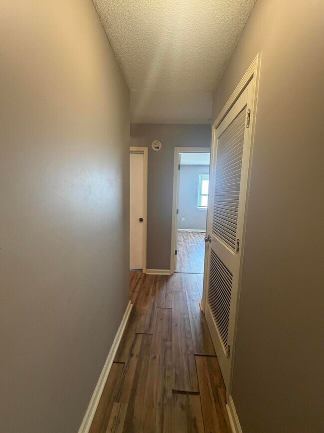 Building Photo - 11 Coulter Dr