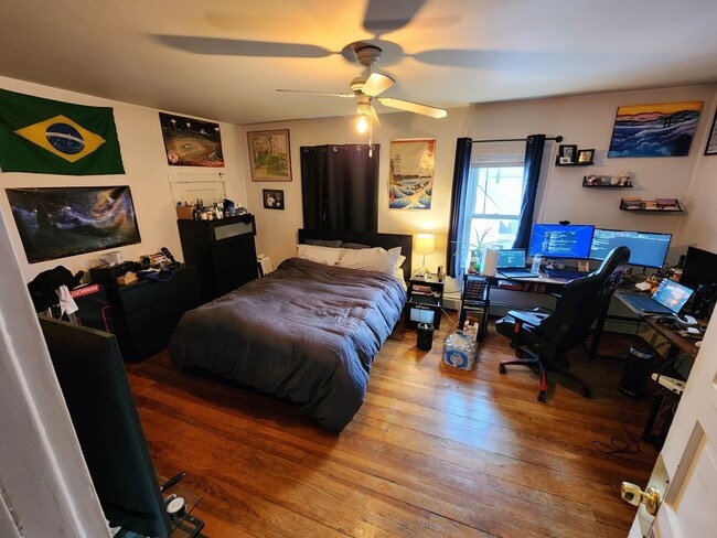 Building Photo - Best Deal Around! Don't Hesitate To Reach Out To Set Up A Showing