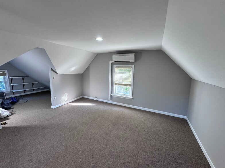 Den/Office - 857 Sherman Ave