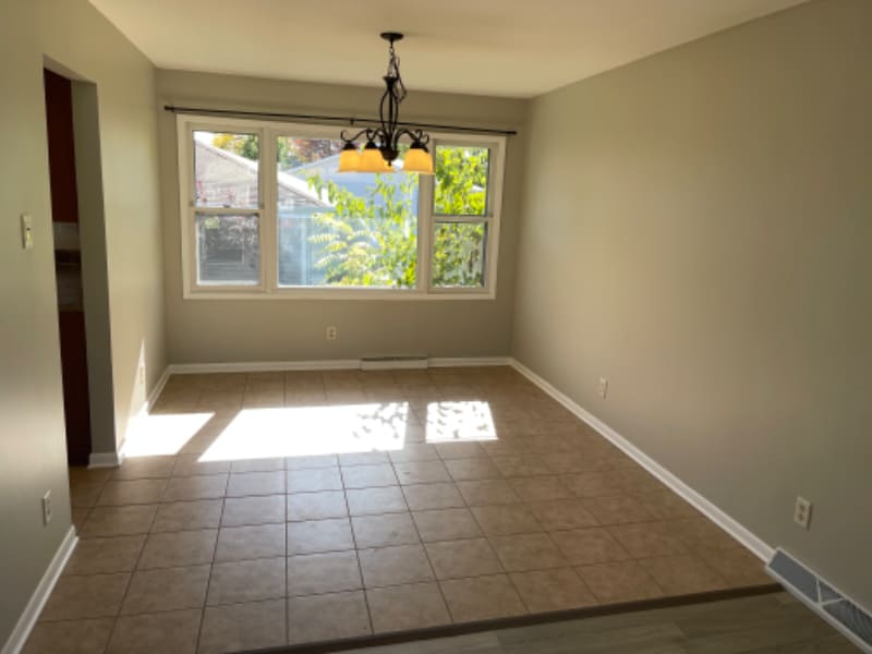 Building Photo - 2426 Highland Cir