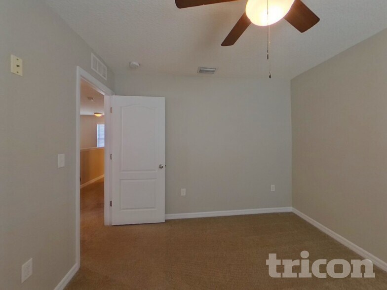 Building Photo - 10442 Whispering Hammock Dr