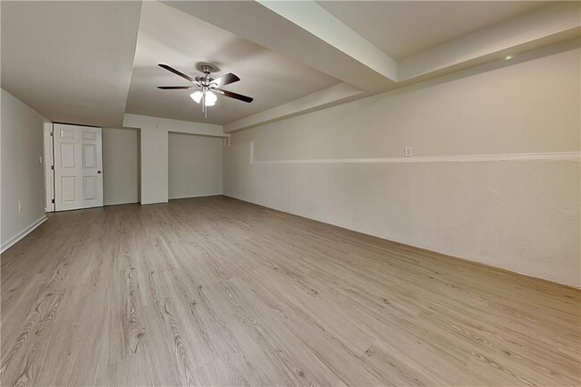 Building Photo - 1555 Rose Pointe Dr