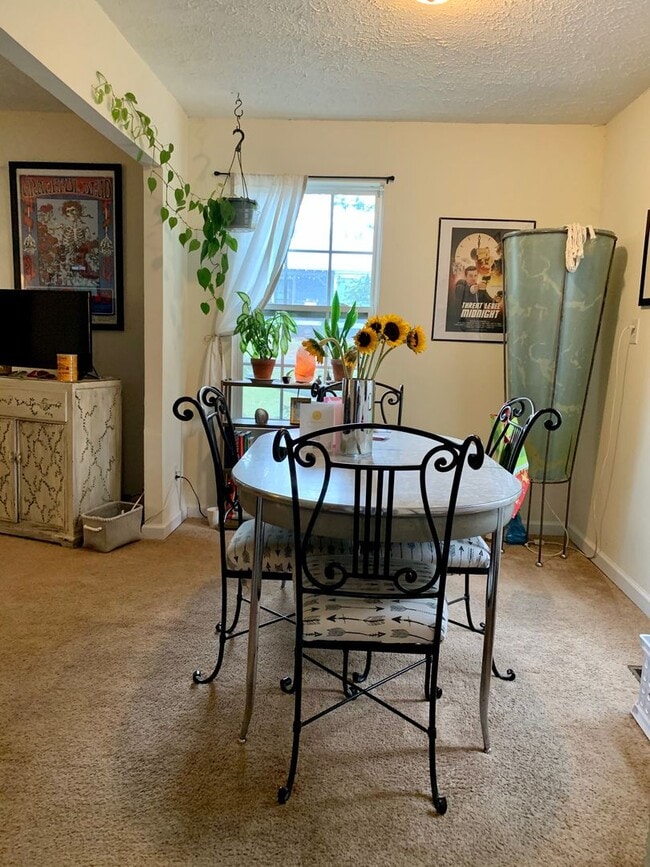 Building Photo - Normaltown Area Home! Available August 2026