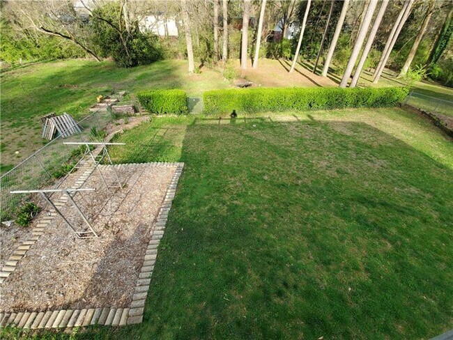 Building Photo - 613 Clairmont Cir