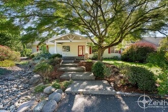 Building Photo - 8611 SE Patterson Pl