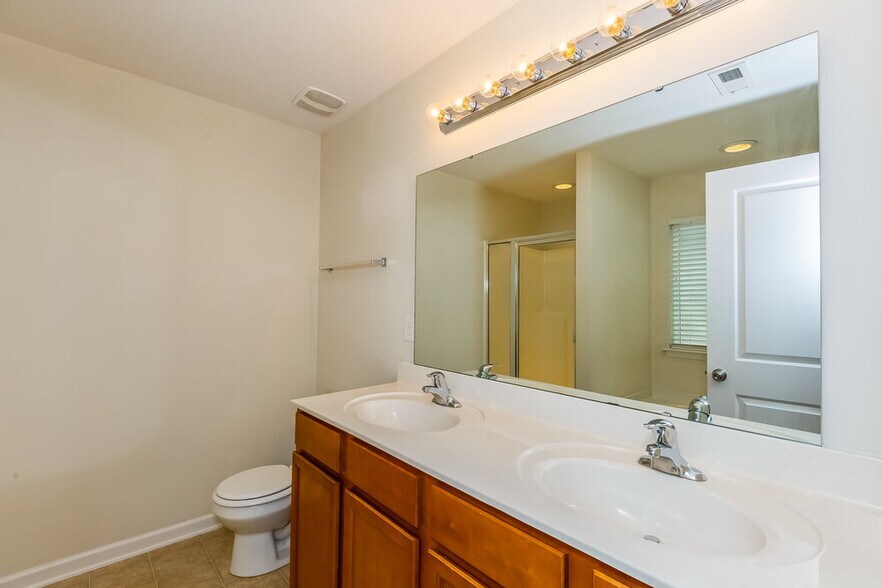 Building Photo - 7911 Hereford St