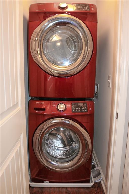 Building Photo - 2305 Vistamont Dr