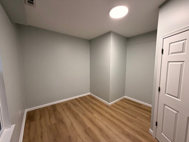 Building Photo - 115 Winfield Ave