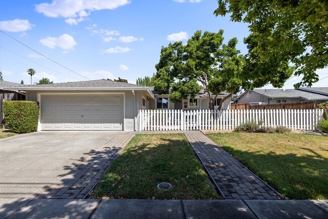 Primary Photo - Updated 4 Bedroom 2 Bath North Napa Home