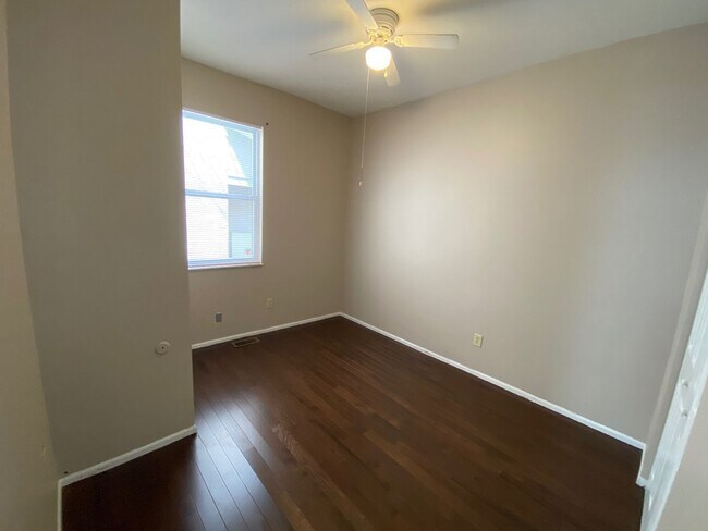 Building Photo - Sold to GW2 11/01/25 W Norwich Ave 32-34 TNR