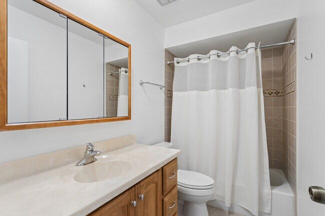 Building Photo - 7510 Farmingdale Dr
