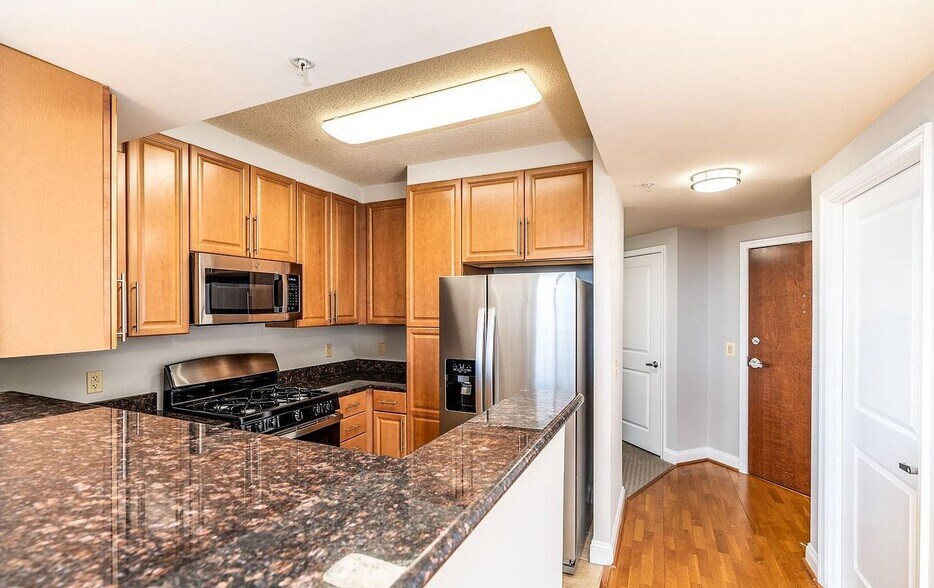 Building Photo - 11760 Sunrise Valley Dr