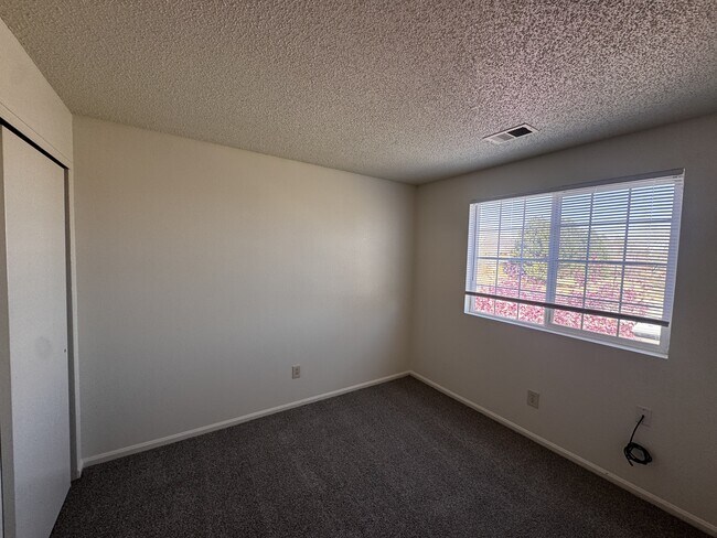 Building Photo - 134 S Elkhart St