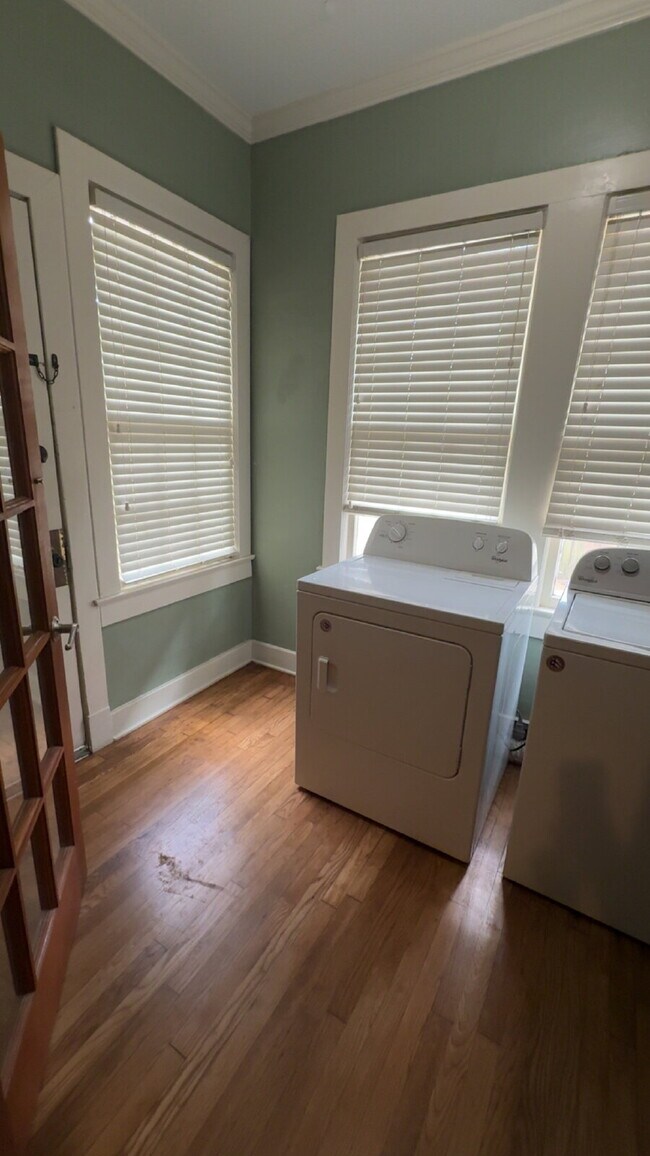 Building Photo - Beautiful duplex in Belhaven!! ALL UTILITIES INCLUDED!!!