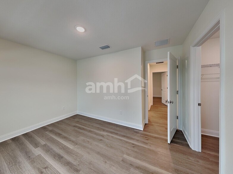 Building Photo - 2543 Feather Crst Dr