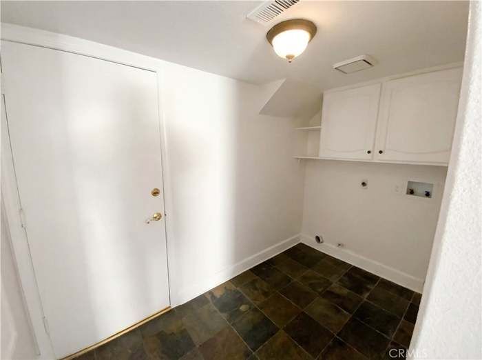 Building Photo - 3303 Deaver Dr