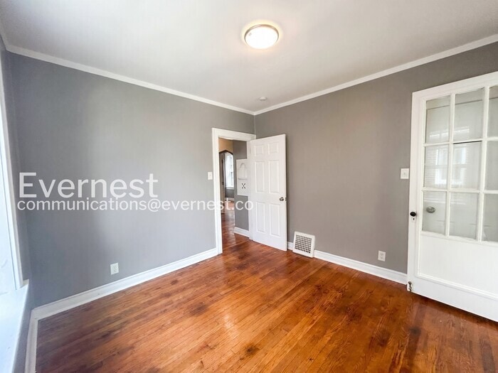 Building Photo - 5932 Floy Ave