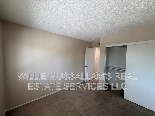 Building Photo - 2140 Palisade Ave