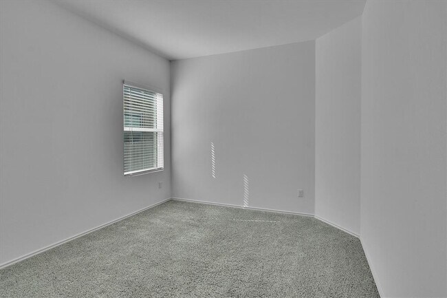 Building Photo - 1621 Brueggerhoff Rd