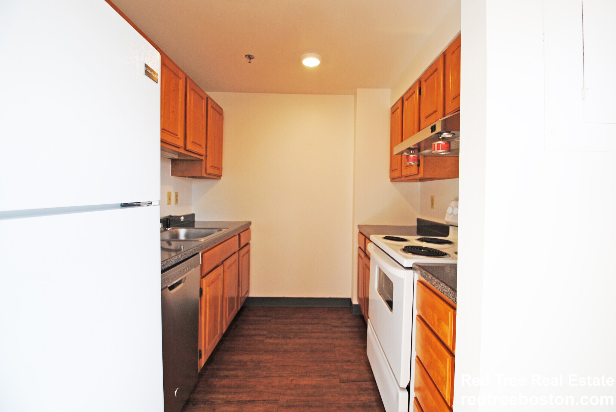 Building Photo - 5 Pine St