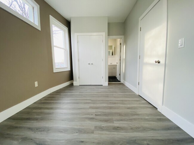 Building Photo - 791 S 15th St