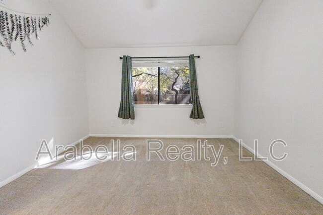 Building Photo - 8554 Timber Lodge