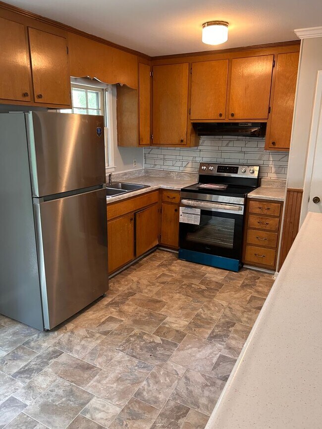 Building Photo - Move in Ready
