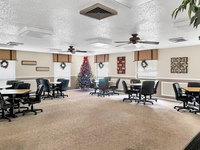 Building Photo - 2800 Cove Cay Dr