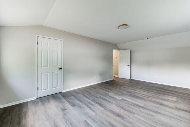 Building Photo - 9302 Holbrook Dr