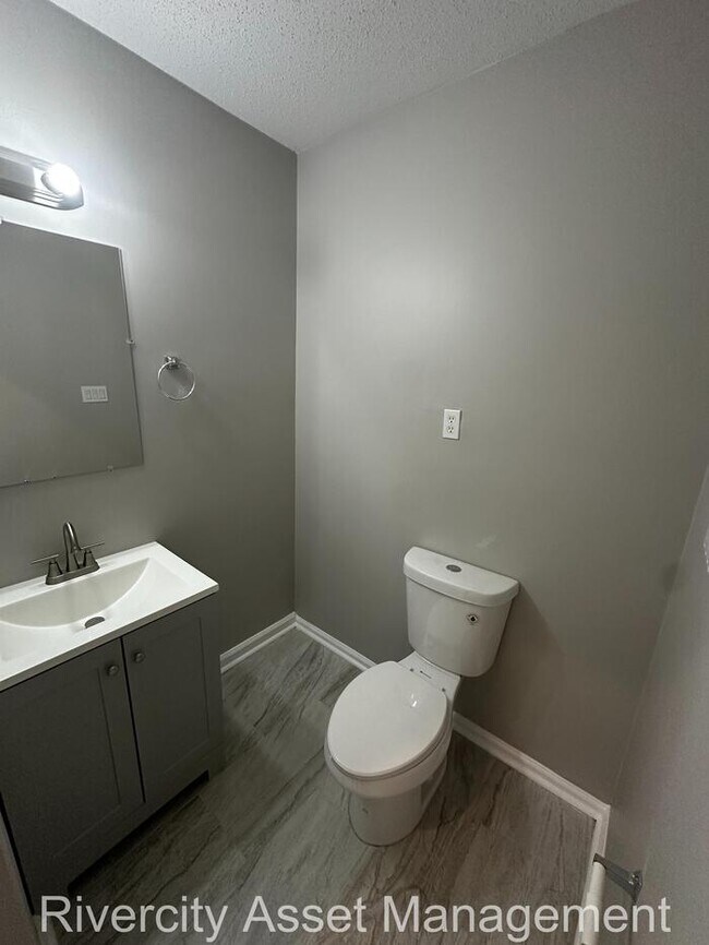 Building Photo - Your Perfect Home: Renovated 3 Bed, 2 Bath! Section 8 Friendly!! Westwood Area!!