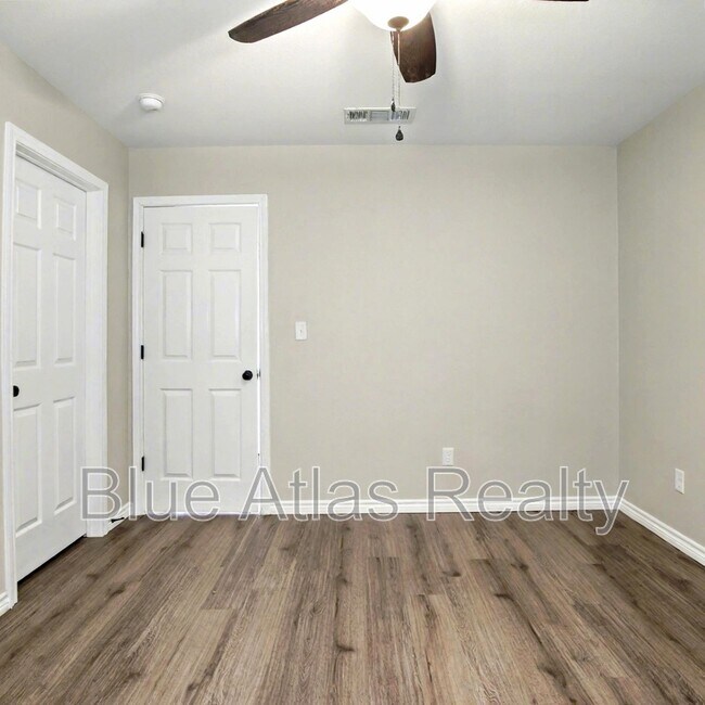 Building Photo - 225 Bryan St