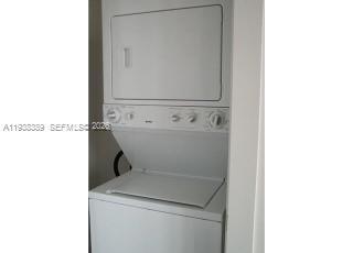 Building Photo - 1789 NE Miami Gardens Dr