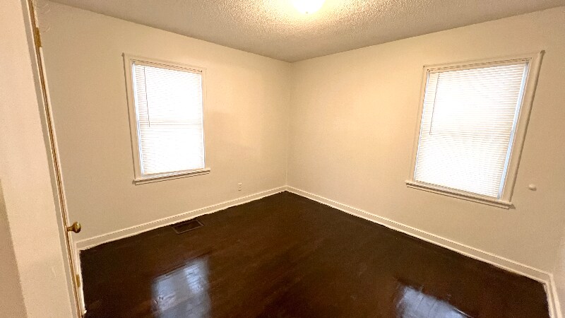 Building Photo - 2215 45th Ave NE