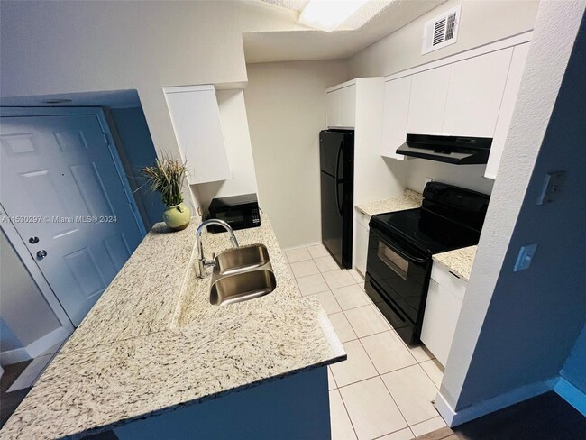 Building Photo - 2846 S University Dr