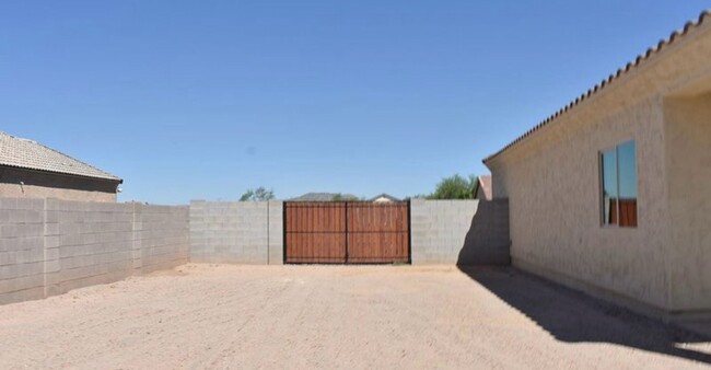 Building Photo - BEAUTIFUL HOME IN ARIZONA CITY!!