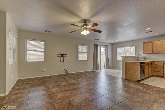 Building Photo - 1052 Coronado Peak Ave