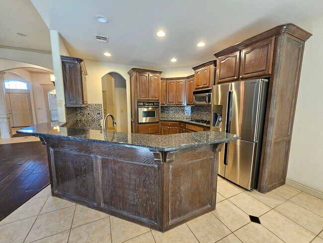 Building Photo - 513 Summit View Ct