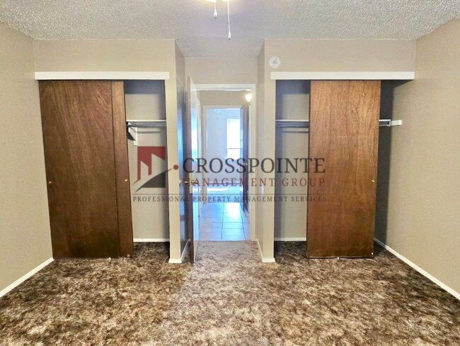 Building Photo - Tammy Lynn Dr Duplex