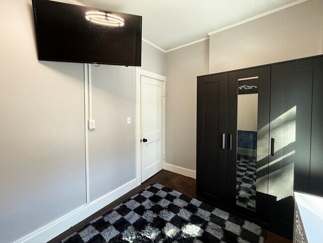 Building Photo - 108 Washington St