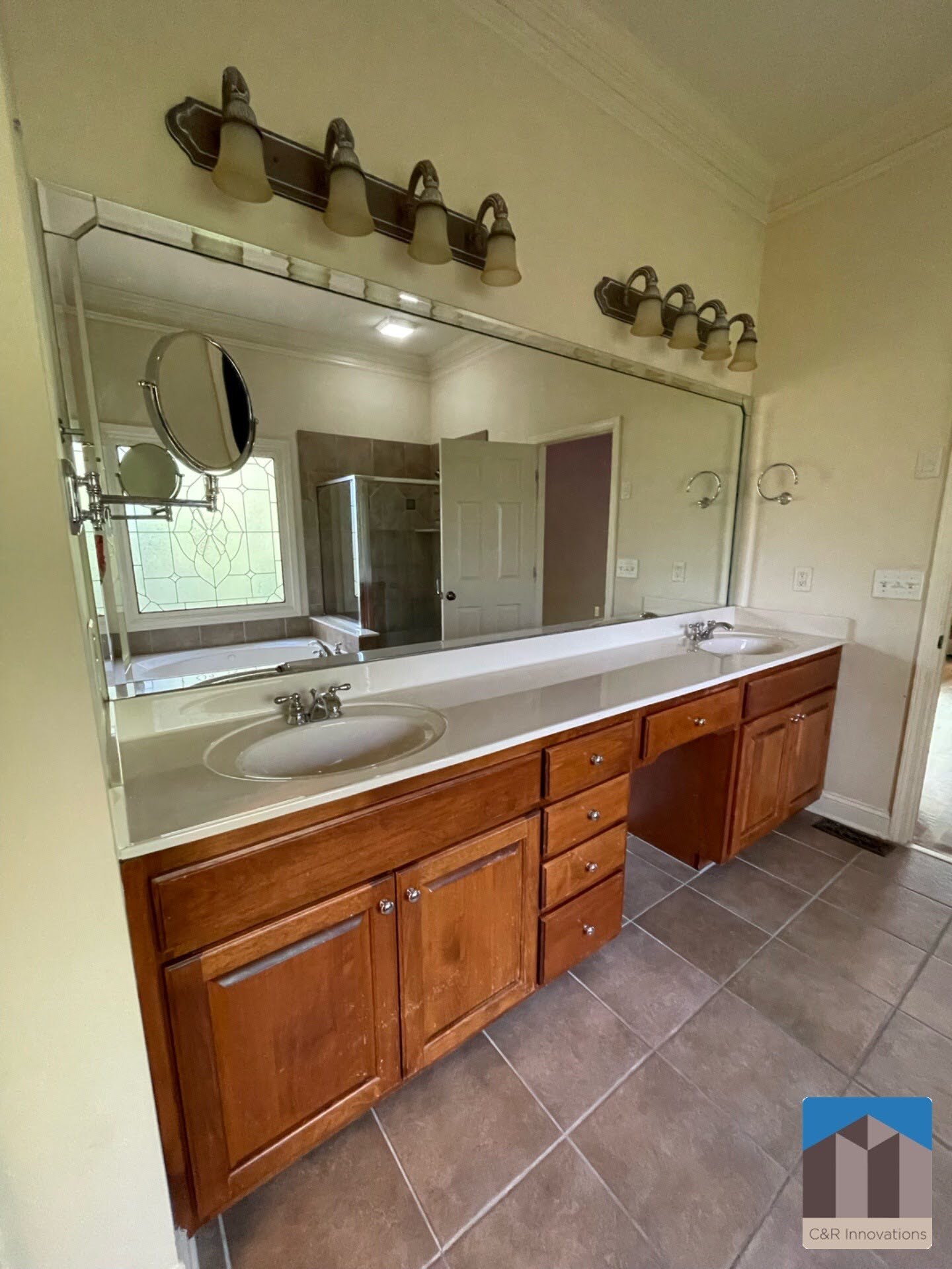 Building Photo - 1377 Greencrest Ct