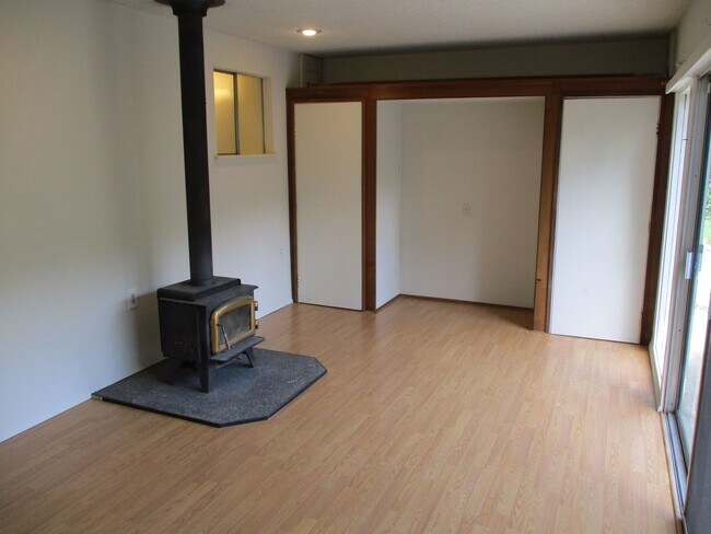 Building Photo - 3 Bedroom Rambler in Downtown Gig Harbor