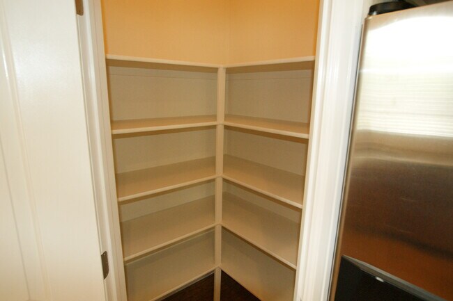 Building Photo - 426 Saint Ida Cir