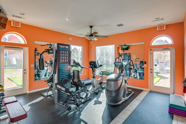 Building Photo - 13941 Del Rio Dr